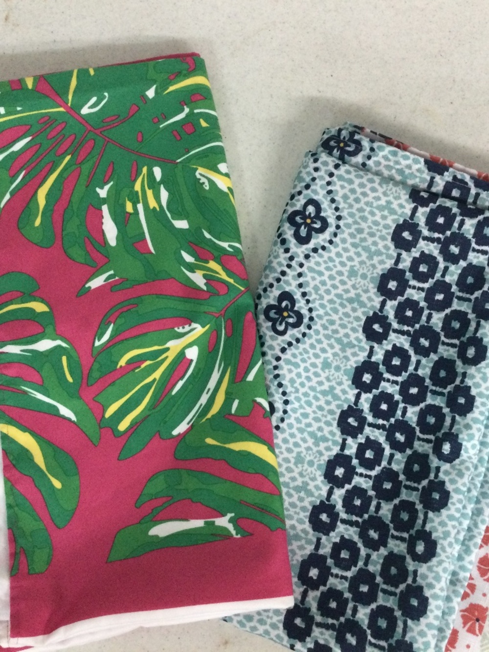 2 Polyester Rectangle Tablecloths, Mainstay & The Royal Standard